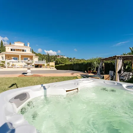 With Sea View, Pool, Jacuzzi And Zen Garden - Only 5min To Town Сasa de vacaciones Estepona