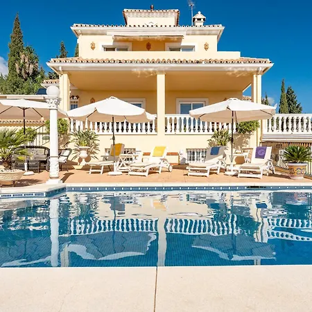 With Sea View, Pool, Jacuzzi And Zen Garden - Only 5min To Town Сasa de vacaciones Estepona