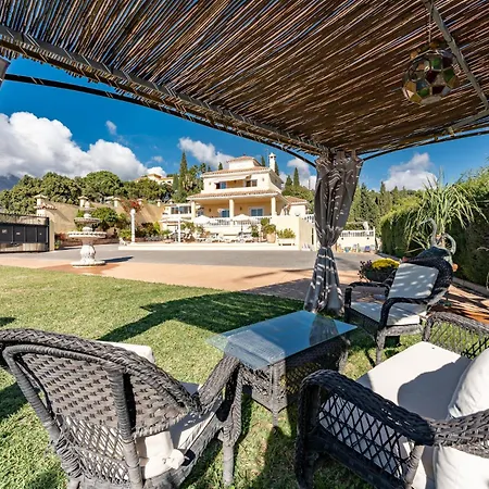 Holiday home With Sea View, Pool, Jacuzzi And Zen Garden - Only 5min To Town *